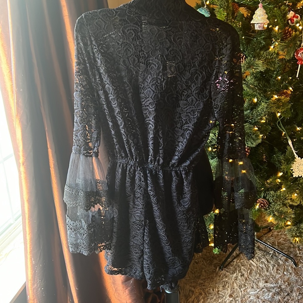 Lace romper - Picture 9 of 10